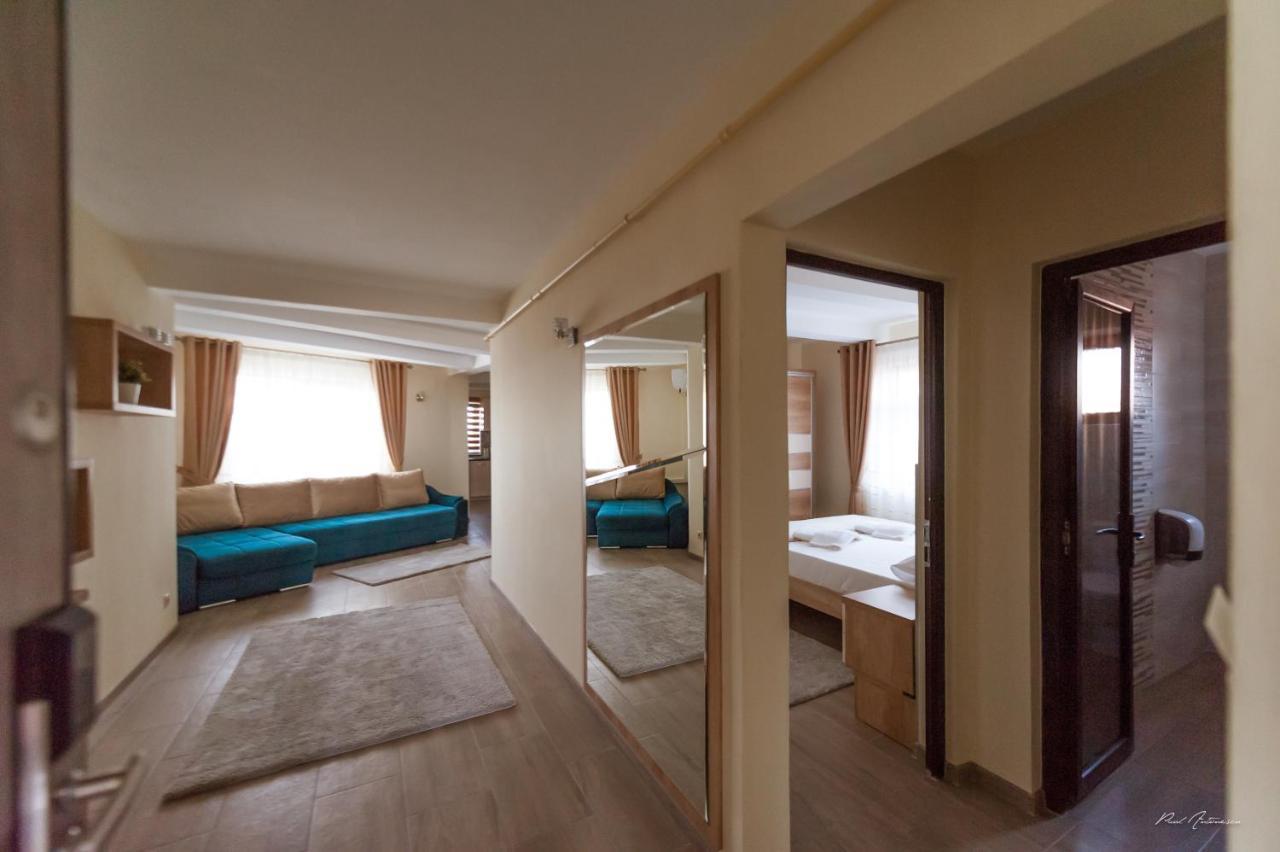 Luxury Desing Apartment Piteşti Extérieur photo